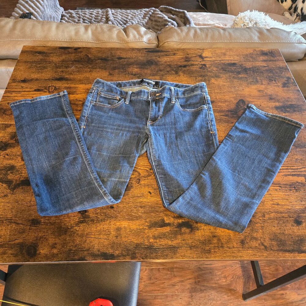 EXPRESS Low Rise Barely Boot Jean Size 6S